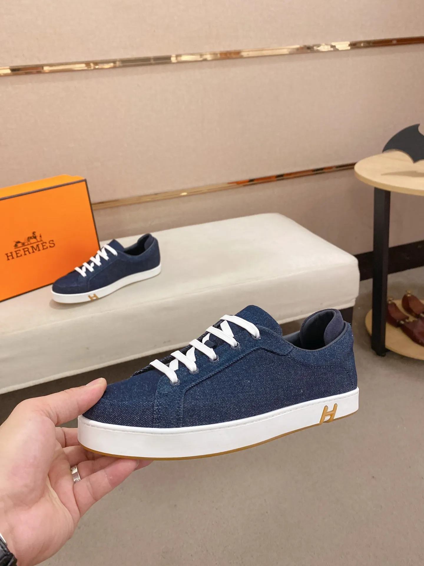 Men's clothing and shoes💰: 442💰《HERMES》【Classic original single version】Hermès; top 🔝purchase agent🔍🔍men's latest 🇺🇸 counter sales simultaneously, imported from Italy original ▲▲cowhide ▲▲ (high-end, nobility, class) ) Exquisite workmanship (Italian 🇮🇹 imported water-dyed 🐂 cowhide lining) sole: original sole provided by the original factory, ⚠️exclusive double-layer activity·TPR·rubber·combined molded outsole; super comfortable·wear-resistant·non-slip·environmental protection The real thing is more beautiful if you take the real thing (high quality, follow the order). You can enter and exit the counter at will * Number of yards: 38-44 (45 can be customized and cannot be returned or exchanged)